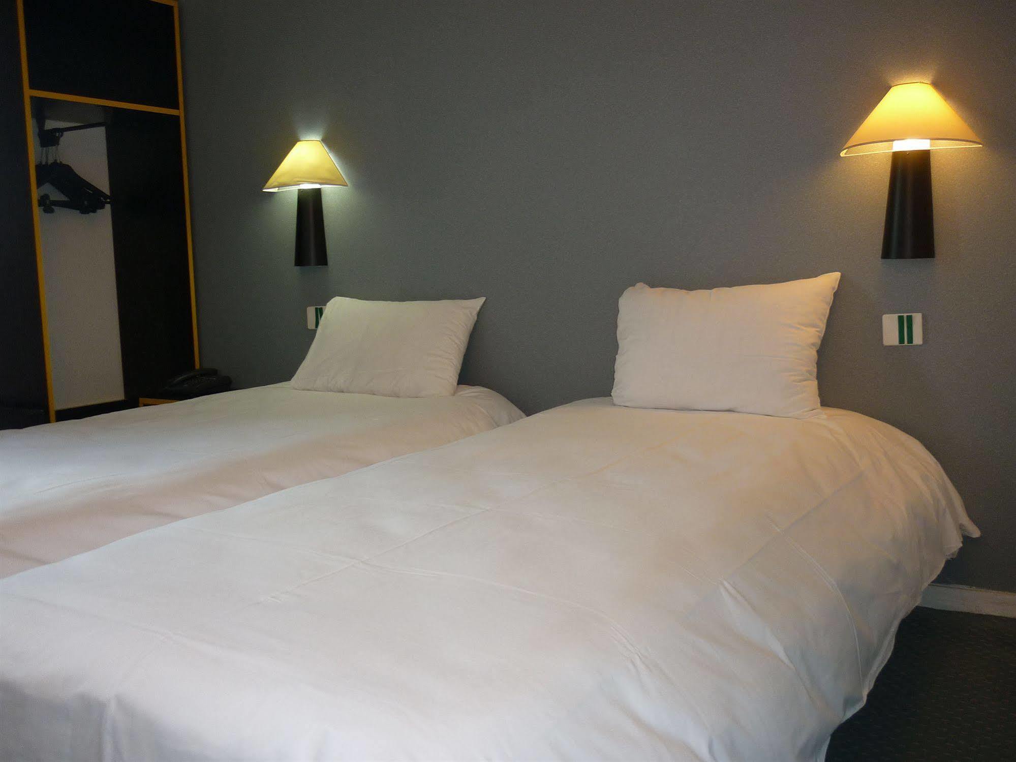 Hotel Le Pavillon De Saint-Lo - Anciennement Lunotel Esterno foto